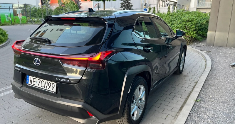 Lexus UX cena 111069 przebieg: 60000, rok produkcji 2020 z Warszawa małe 154